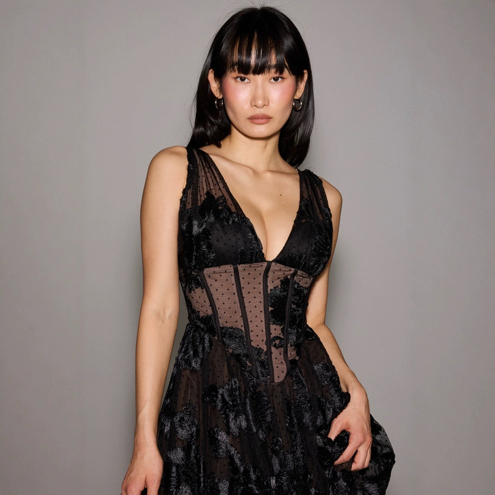 Black Deep V-neck Mesh A- Line High-end Evening Dress - Onouthati