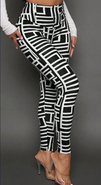 Casual Women Geometric Print Knitted Leggings - Onouthati